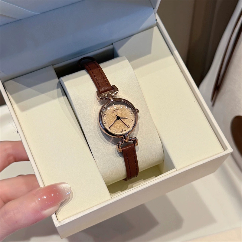 Vintage Digital Watch - Women Light Luxury Retro Small Round